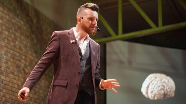 Entrevista Con Daniel Habif Ruge El Leon Detras De La Motivacion La Nacion Dio más de 350 conferencias en los últimos 18 meses excelente libro con buena calidad material de información para el lector, en cada una de sus pagina puedes sentir la pasión de este gran motivador. entrevista con daniel habif ruge el