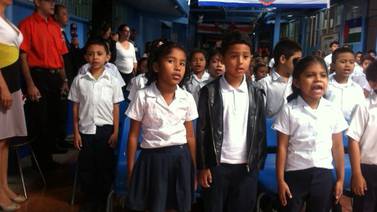 Respeto reinó durante entonación de himno de Nicaragua en escuela de La Carpio