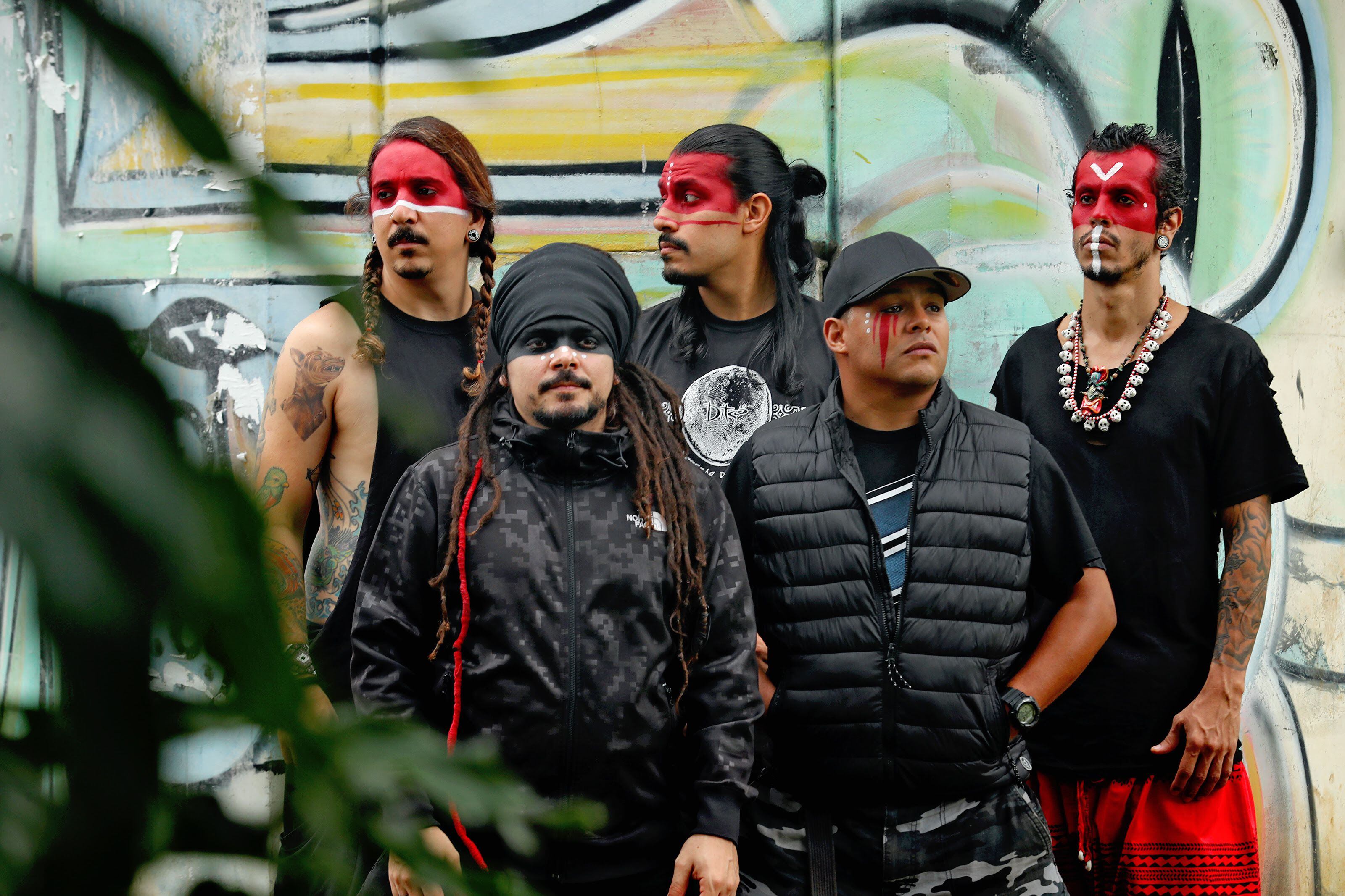 La banda costarricense Totem celebra sus 20 años de trayectoria al lado de su 'tribu', los fans que los han acompañado a lo largo del camino.