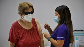 Colegio de Médicos realizará campaña de vacunación contra covid-19 e influenza