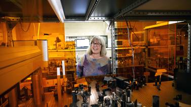 Nobel de física premia a científicos responsables de avances en la física del láser