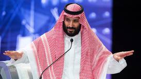 Príncipe heredero saudí expresa repulsión por asesinato de periodista, y promete justicia
