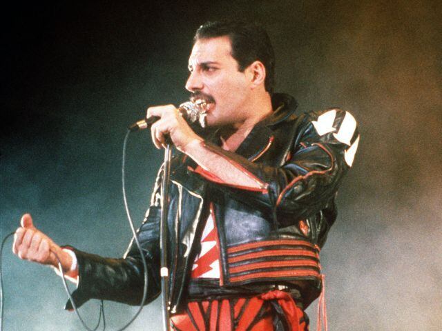La voz de Freddie Mercury, la interpretación de la banda Queen y la complejidad en su composición, han convertido a Bohemian Rhapsody en una de las más grandes canciones de todos los tiempos.