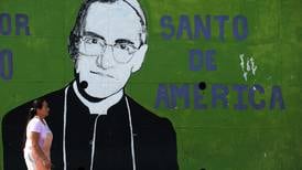 Salvadoreños se preparan para canonización de monseñor Romero
