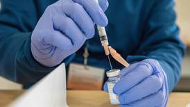 Suministro de jeringuillas especializadas dificulta vacunaciones de covid-19