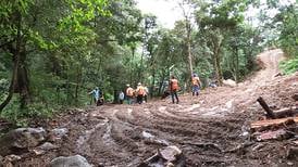 8 alcaldes alertan de  daños en nacientes en cerros de Escazú 