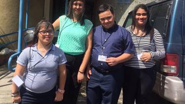 Jóvenes con discapacidad logran pasantía en el Minae para empezar a labrarse un futuro laboral