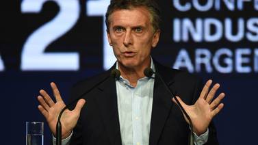Presidente argentino guarda reposo por fisura de costilla