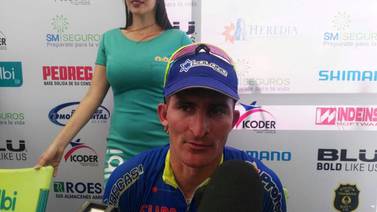 Paulo Vargas llora al salir del retiro para liderar la Vuelta a Costa Rica tras cuatro años sin correrla
