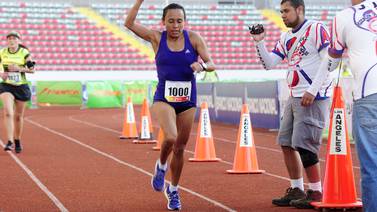 Colombiana-tica Jenny Méndez ganó la maratón de los Marines en Washington