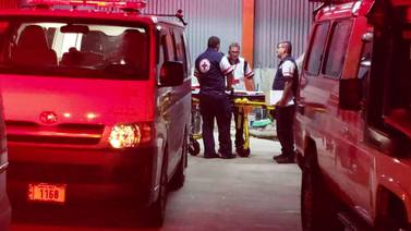15 personas heridas en choque entre microbús y vehículo en Puntarenas