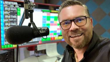 Padre Mix vuelve a la radio para realizar trabajo especial luego de amarga experiencia