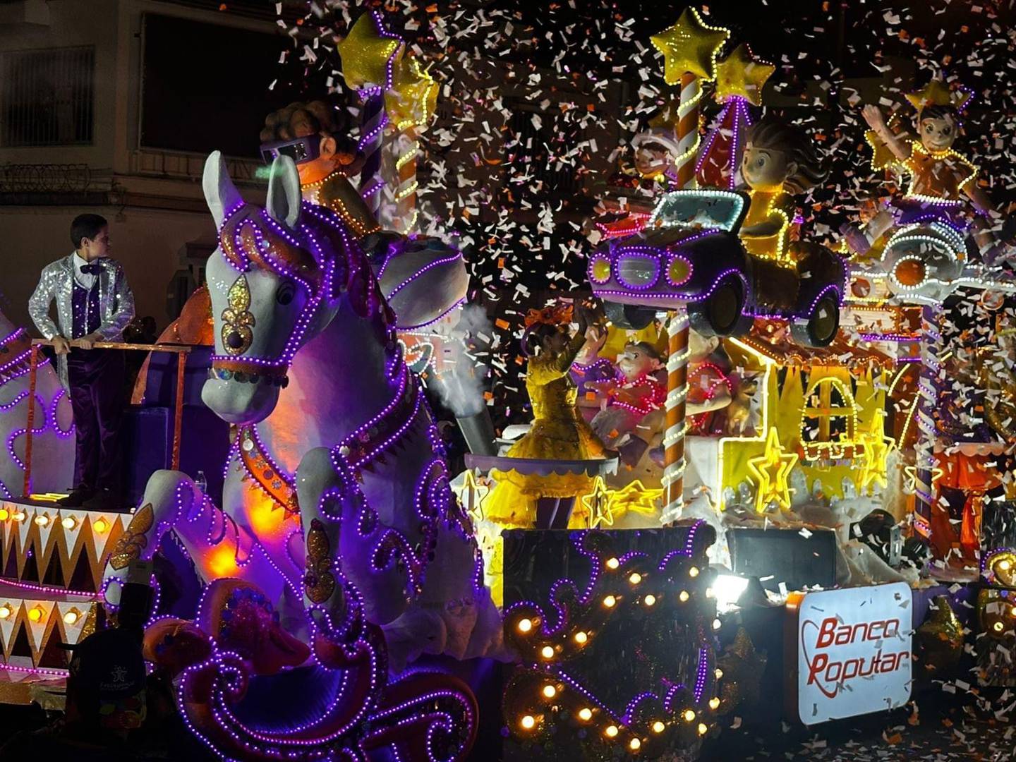 Carroza Banco Popular Festival de la Luz