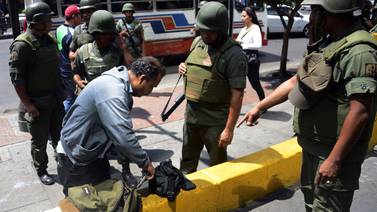 Autoridades desalojan  plaza céntrica de Caracas   