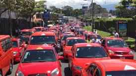 Gobierno confirma cita con taxistas y advierte que no tolerará bloqueos en vías