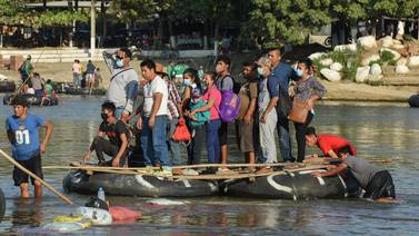 Guatemala trunca sueños de caravana migrante que iba de Honduras a EE. UU.