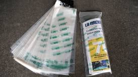 ‘La Nación’, ‘La Teja’ y ‘El Financiero’ llegan a los hogares en bolsas de plástico reciclado