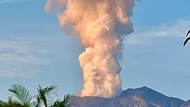 Volcán Rincón de la Vieja hace nueva erupción de 3.500 metros