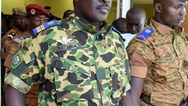  Ejército de Burkina Faso escoge  a jefe de Estado provisional 