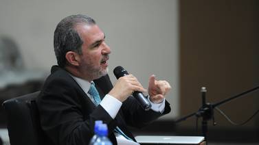 Renuncia directivo del Gobierno en CCSS luego de destitución de Álvaro Ramos 