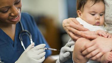 Regulador europeo aprueba uso de vacunas contra covid-19 a partir de los 6 meses