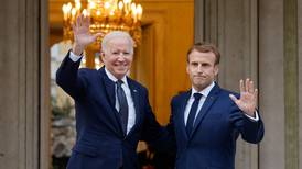 Biden y Macron se reconcilian en Roma luego de disputa por los submarinos