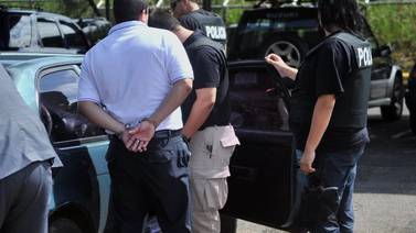 Fiscalía dejó libre a 95 personas arrestadas por fraude con licencias