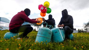 Palestinos usan globos con explosivos para matar y causar daños en Israel