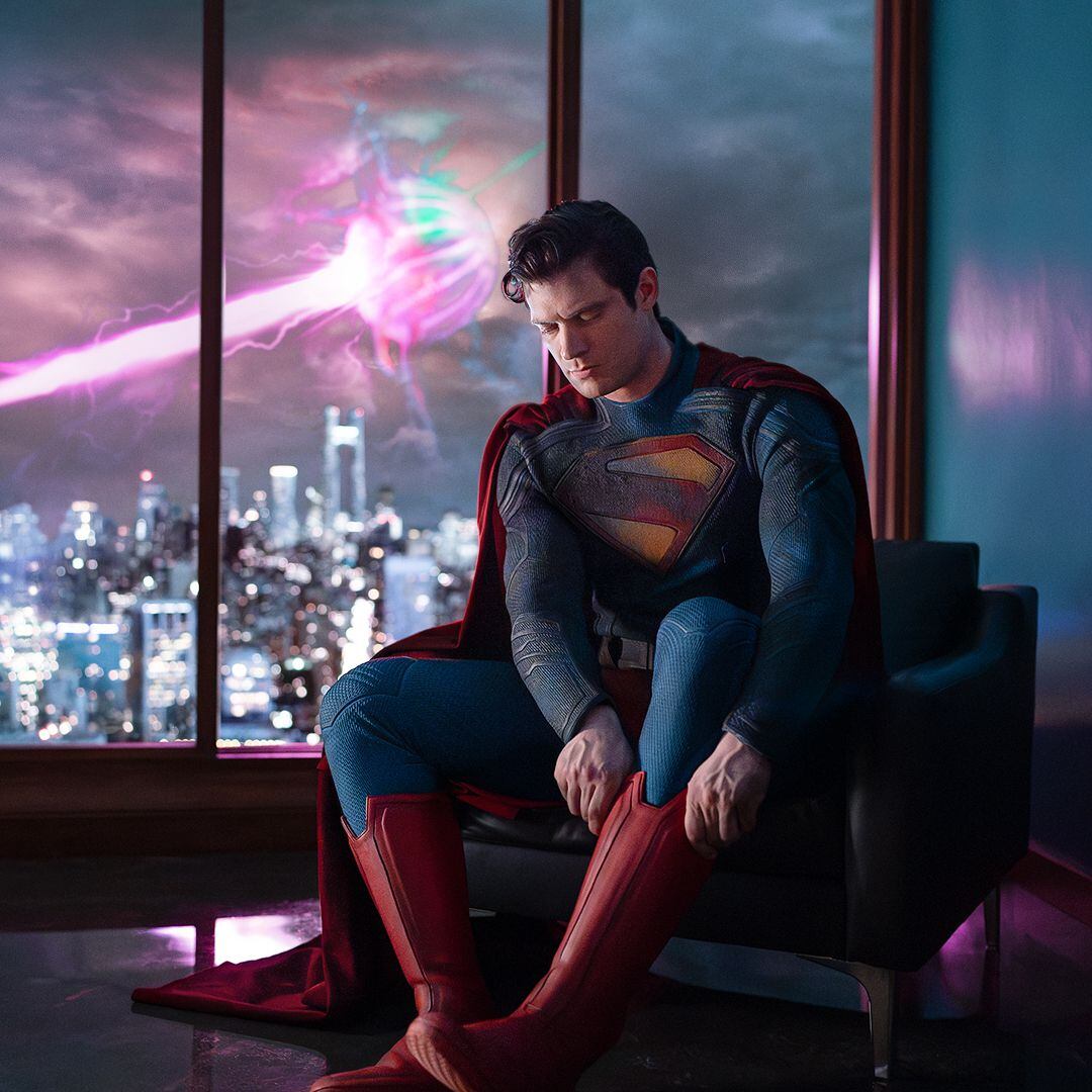 Primer vistazo a David Corenswet como Superman. Con esta nueva película, DC iniciará una etapa de relanzamiento cinematográfico. 