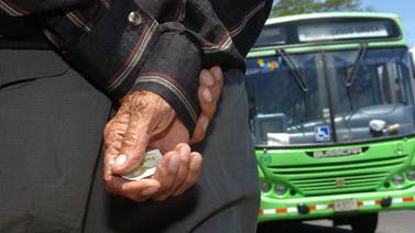 18 adultos mayores han denunciado maltratos de choferes de buses este año