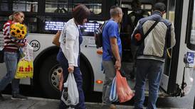 Aresep alista 6% de alza en pasajes de buses 