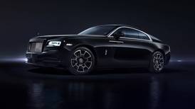 Rolls-Royce tuvo ventas récord en 2021 y Ferrari incursionará en carros eléctricos