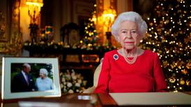 Reina Isabel II confiesa en su mensaje de Navidad que “echa de menos” a su marido