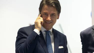 Se reanudan conversaciones en Italia para formar nuevo gobierno