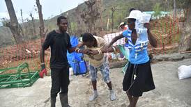 Dividido y azotado por huracán, Haití vuelve a las urnas