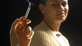   Daño a  pulmones se triplica entre los   fumadores pasivos