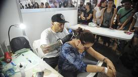 El primer tatuaje de Ami James en Costa Rica fue una golondrina