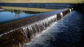 Empresarios acusan al AyA de dañar economía por falta de agua