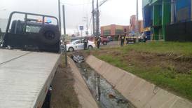 Mujer muere atropellada por microbús en La Lima de Cartago