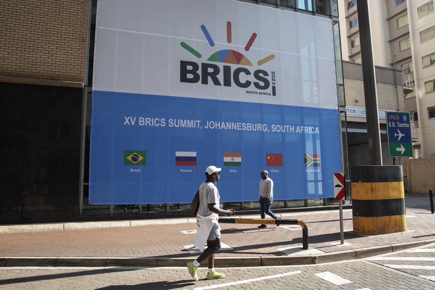 Los países BRICS, un acrónimo de los cinco miembros Brasil, Rusia, India, China y Sudáfrica, reunirse durante tres días para una cumbre en Johannesburgo a partir del 22 de agosto