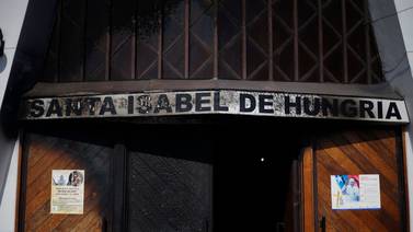 Tres iglesias católicas atacadas con bombas en Chile