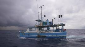Autoridades interceptan lancha con 893 kilos de coca en el Pacífico