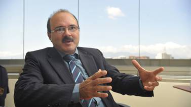  Luis Alonso Bonilla, director de la PCF:‘No veo la  relación del   alza de tributos y el contrabando’ 