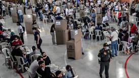 Partido de gobierno en Colombia pide recuento de votos en parlamentarias