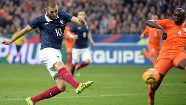 Karim Benzema pasa a primera línea en Francia tras lesión de Franck Ribery
