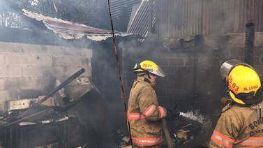Hombre sufre graves quemaduras durante incendio que destruyó dos viviendas en Fraijanes