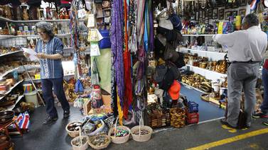  Nuevo mercado enfrenta a artesanos  y municipio josefino
