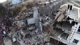 Al menos 141 muertos al estrellarse avión militar en Indonesia