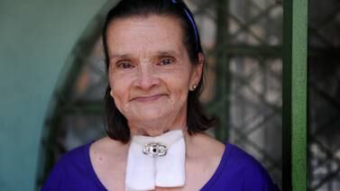 Un bocio gigantesco mantuvo ‘muerta en vida’  durante varios años a Dora Campos 