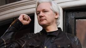 Abogados de Julian Assange demandan a la CIA por grabarlos e intervenir sus teléfonos